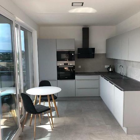 Apartment Sun Lakes - Sever سينيتش المظهر الخارجي الصورة