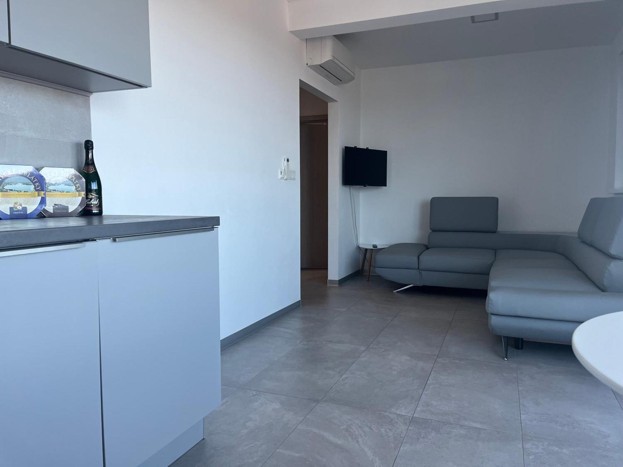 Apartment Sun Lakes - Sever سينيتش المظهر الخارجي الصورة