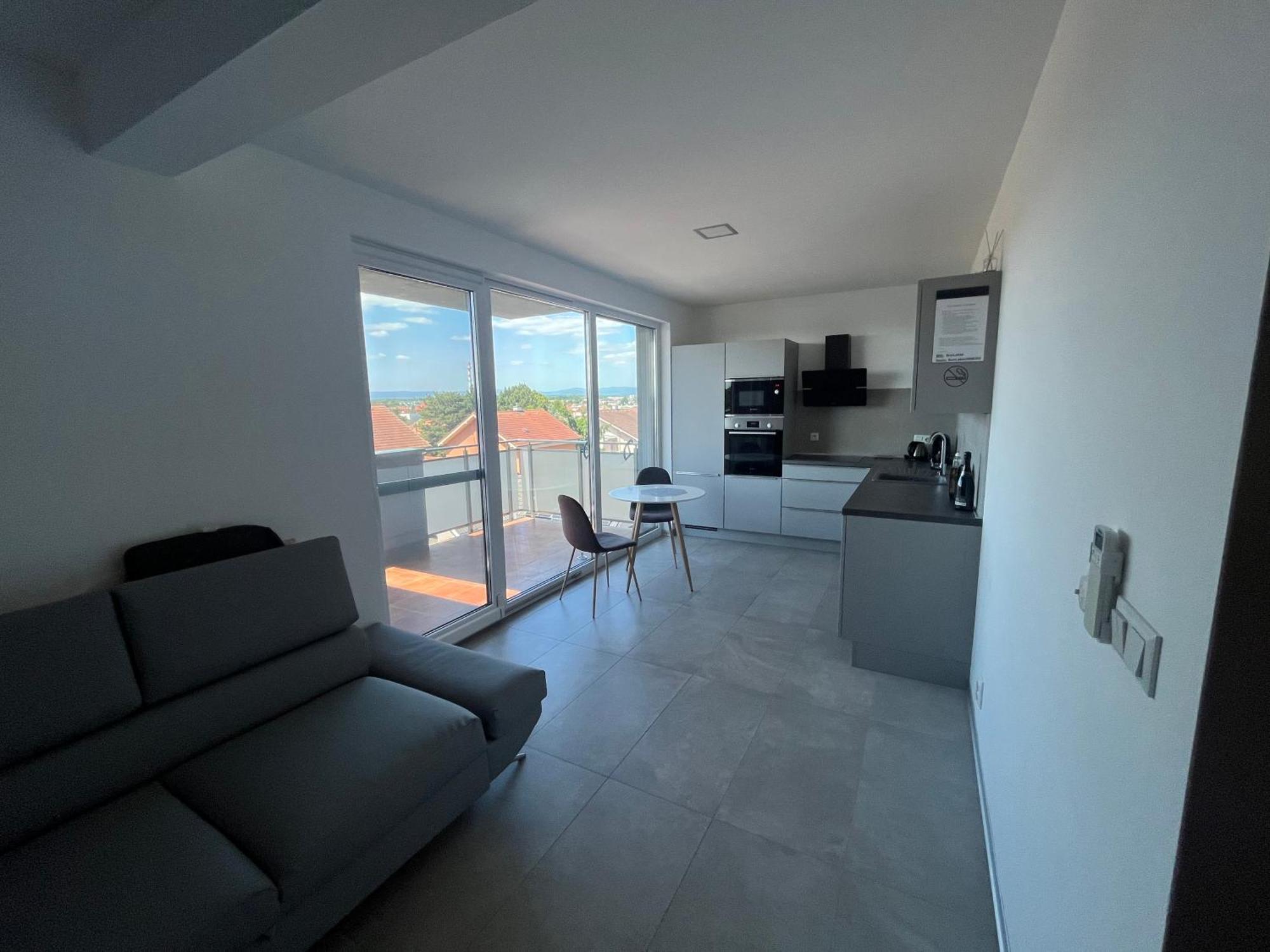 Apartment Sun Lakes - Sever سينيتش المظهر الخارجي الصورة